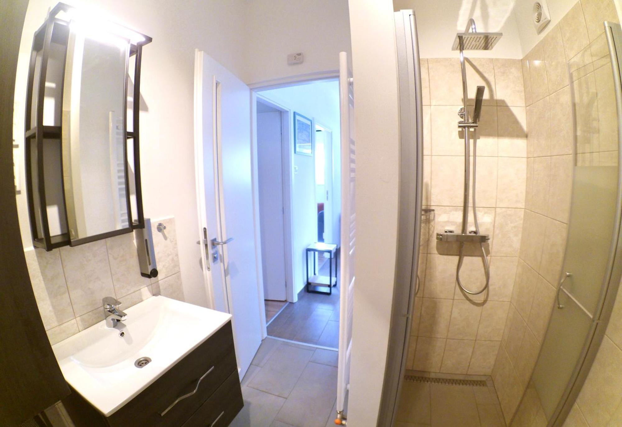 Quiet, Green, Relaxing Place - 2 Bedroom Apartment بالاتونفوريد المظهر الخارجي الصورة